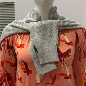 Old Navy Gray V neck Sweater for Women